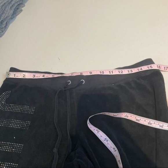 JUICY COUTURE VINTAGE Y2K BEDAZZLED BEJEWELED SPARKLE TERRY CLOTH BERMUDA SHORT - Picture 7 of 8